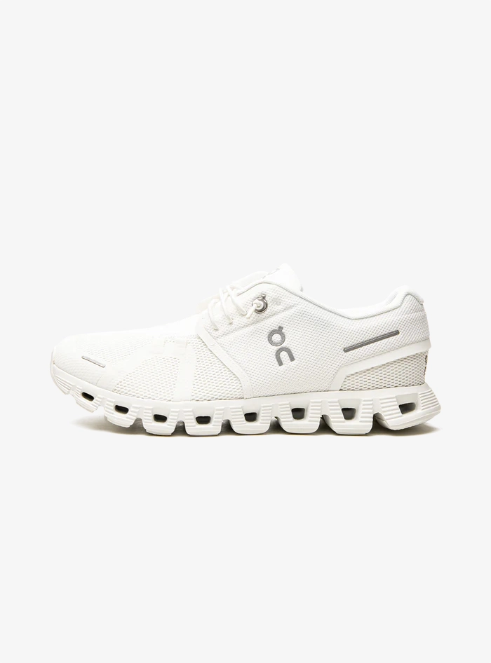 On Running Cloud 5 All White