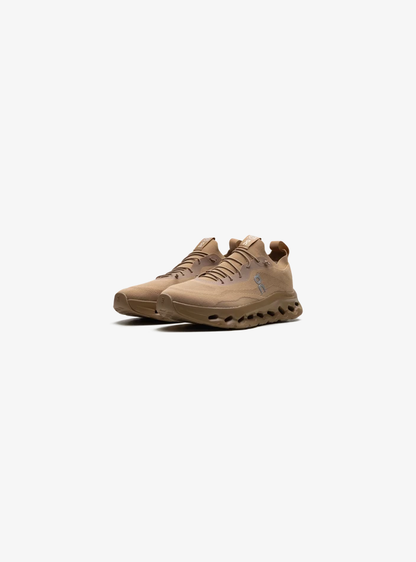 On Running Cloudtilt LOEWE Dark Sand