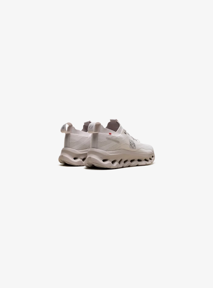 On Running Cloudtilt Loewe Sand