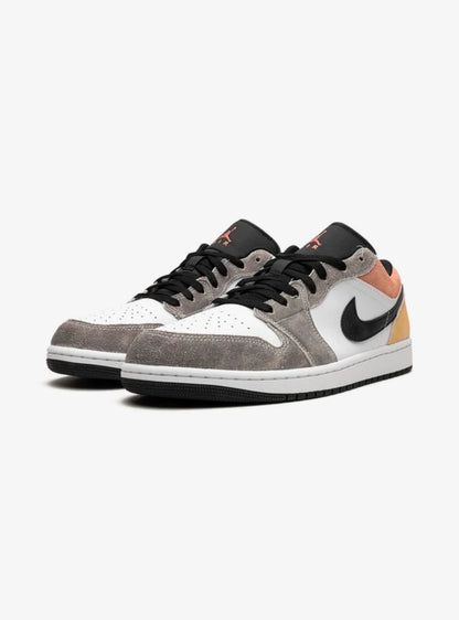 Air Jordan 1 Low SE Flight Club