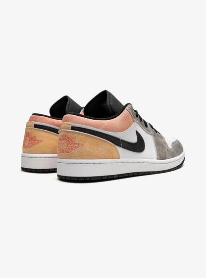 Air Jordan 1 Low SE Flight Club