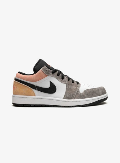 Air Jordan 1 Low SE Flight Club