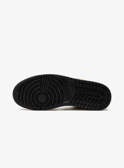 Air Jordan 1 Low SE Flight Club