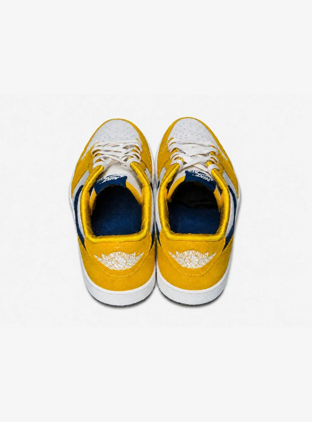 Air Jordan 1 Retro Low OG Michigan PE (2023)