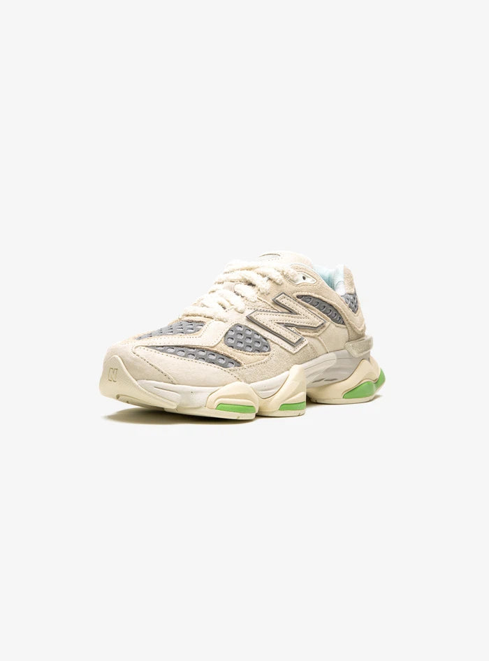 New Balance 9060 Bricks & Wood
