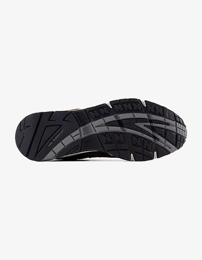 New Balance 991v1 Luxe Suede MiUK Cocoa