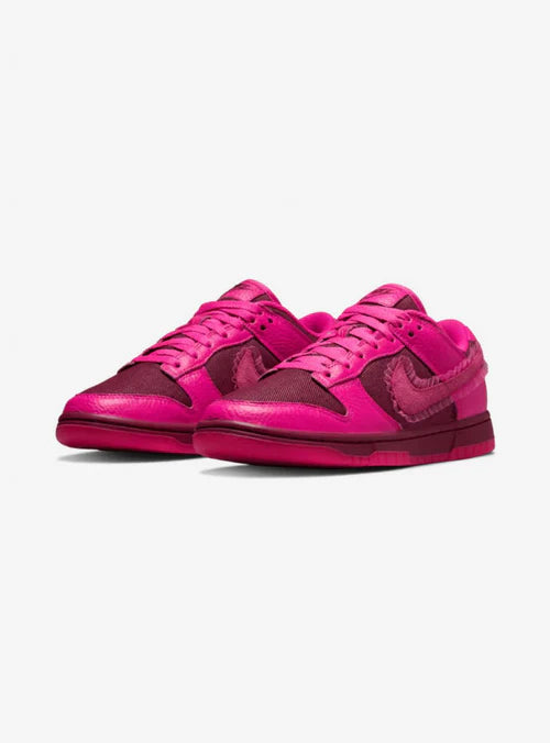 Nike Dunk Low Valentine's Day