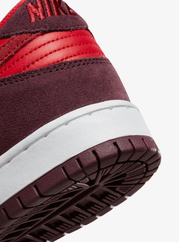 Nike SB Dunk Low Cherry