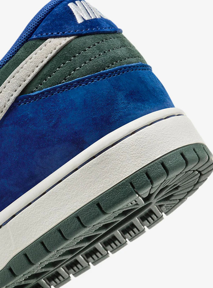 SB Dunk Low Deep Royal Blue