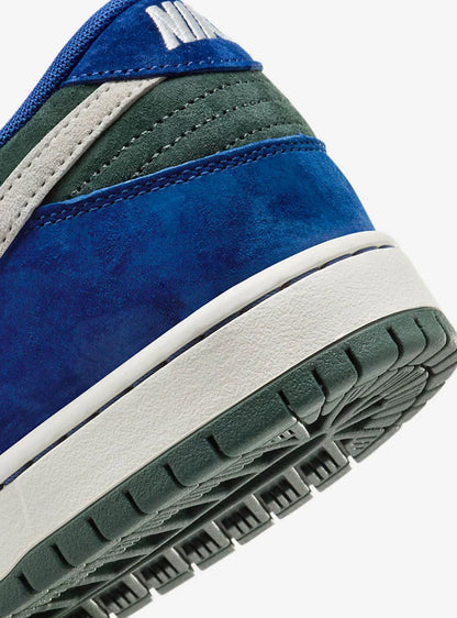 SB Dunk Low Deep Royal Blue