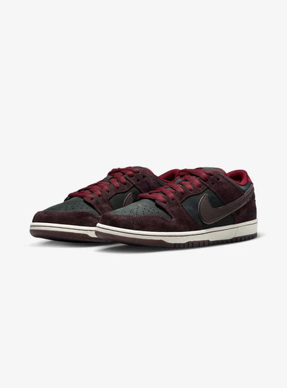 Nike SB Dunk Low Riot Skateshop
