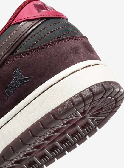 Nike SB Dunk Low Riot Skateshop