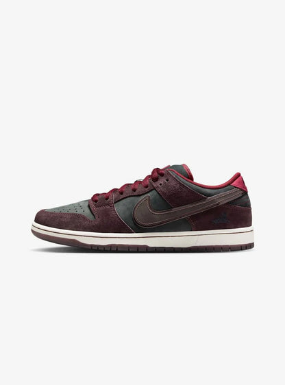 Nike SB Dunk Low Riot Skateshop