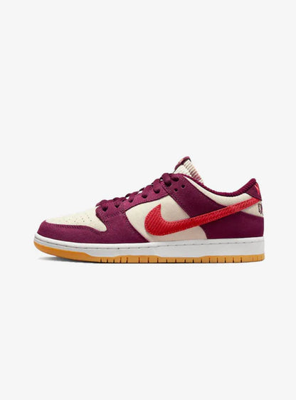 Nike SB Dunk Low Skate Like a Girl