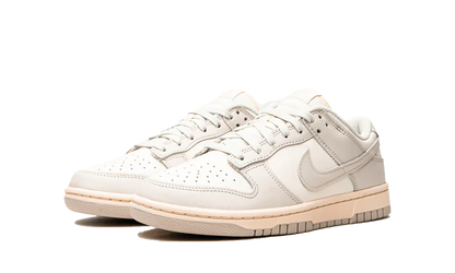 Dunk Low Light Bone