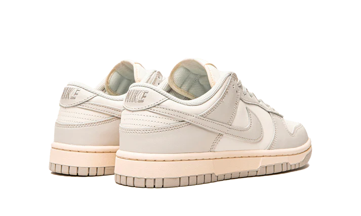 Dunk Low Light Bone